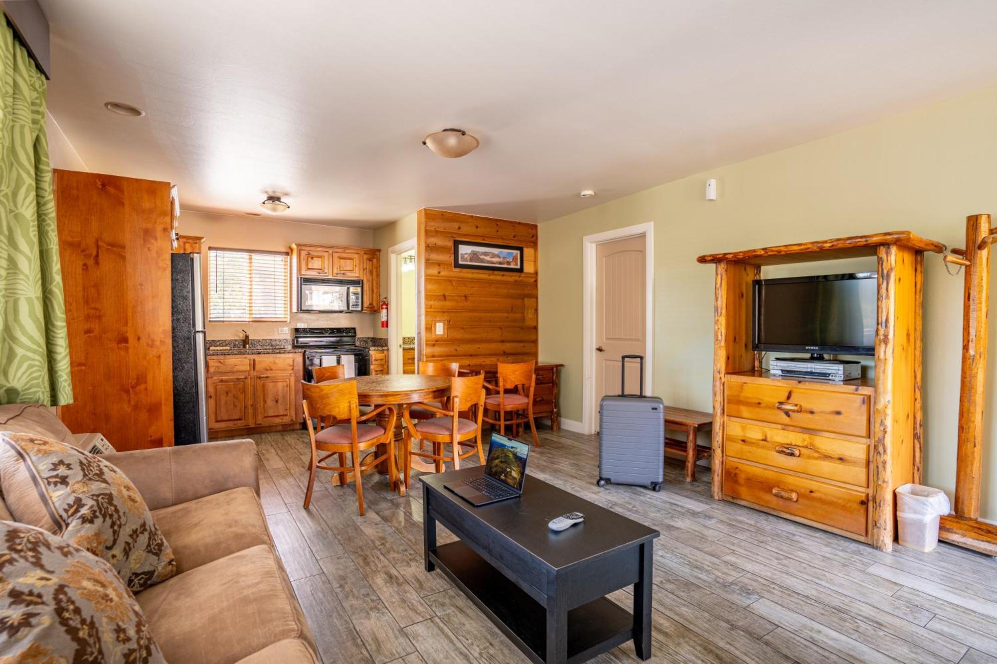Pioneer Lodge Zion National Park-Спрингдейл Екстериор снимка