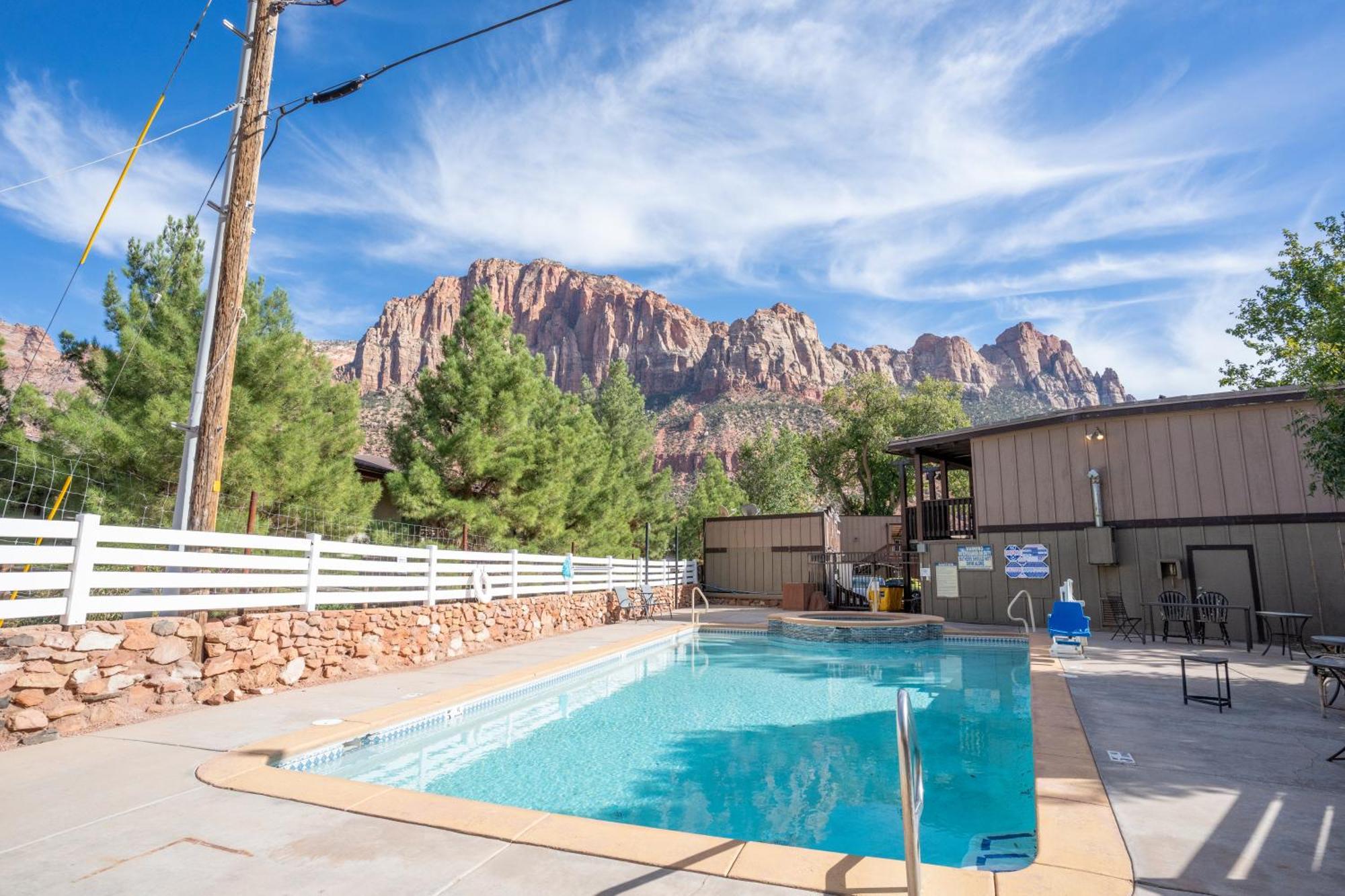 Pioneer Lodge Zion National Park-Спрингдейл Екстериор снимка