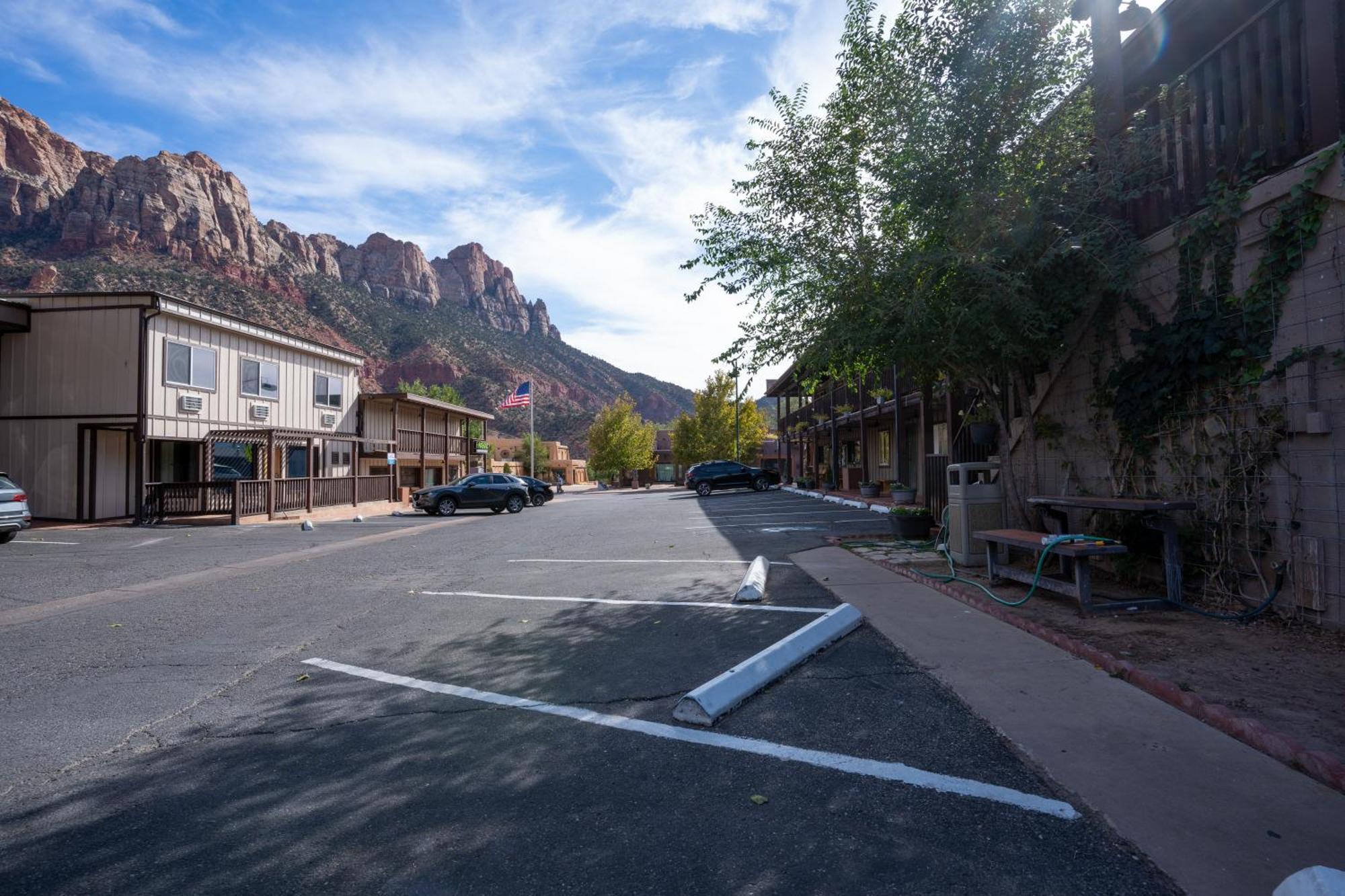 Pioneer Lodge Zion National Park-Спрингдейл Екстериор снимка