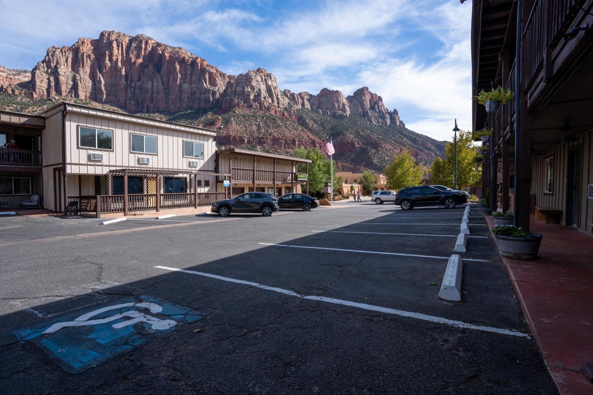 Pioneer Lodge Zion National Park-Спрингдейл Екстериор снимка