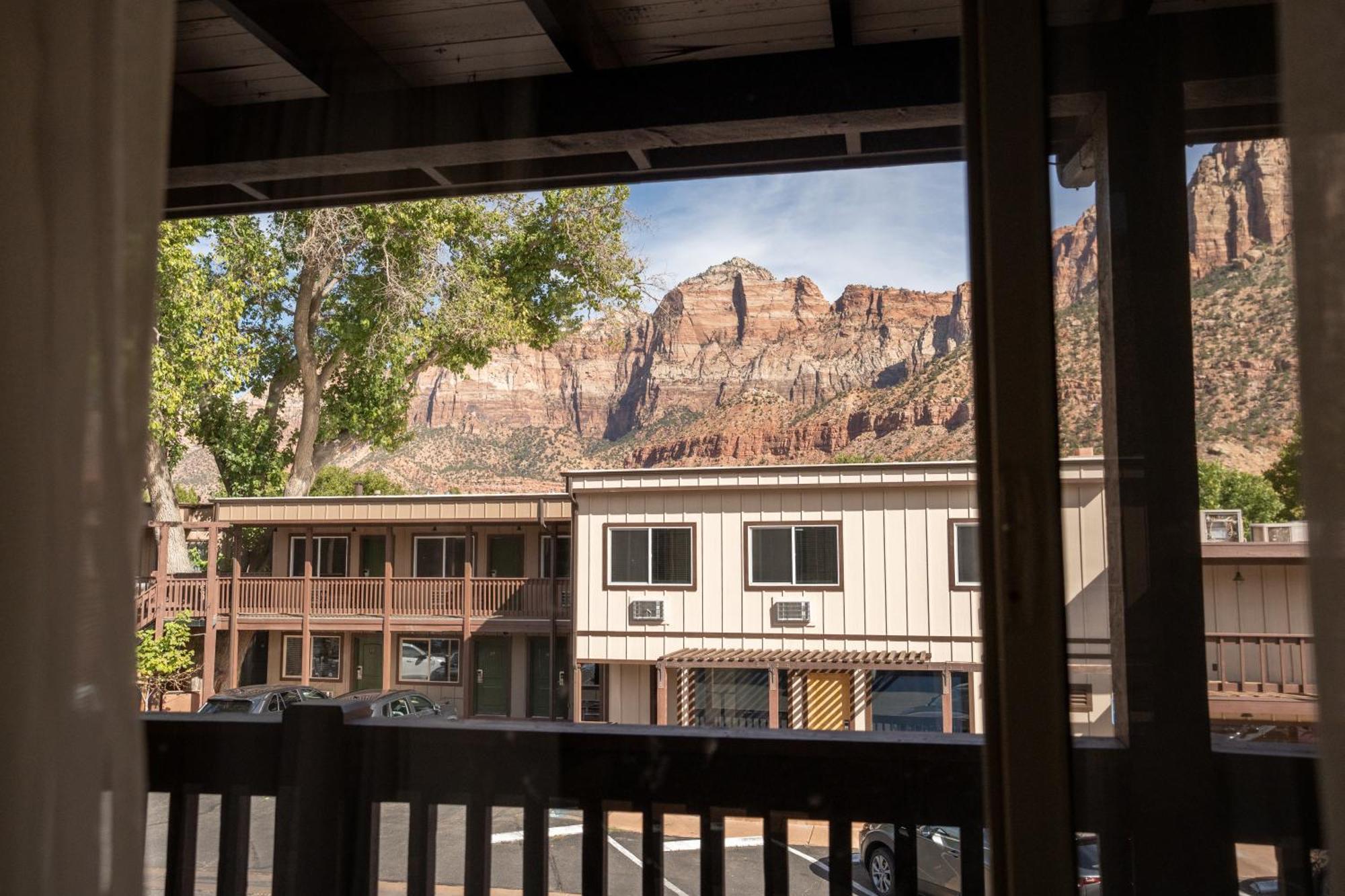 Pioneer Lodge Zion National Park-Спрингдейл Екстериор снимка
